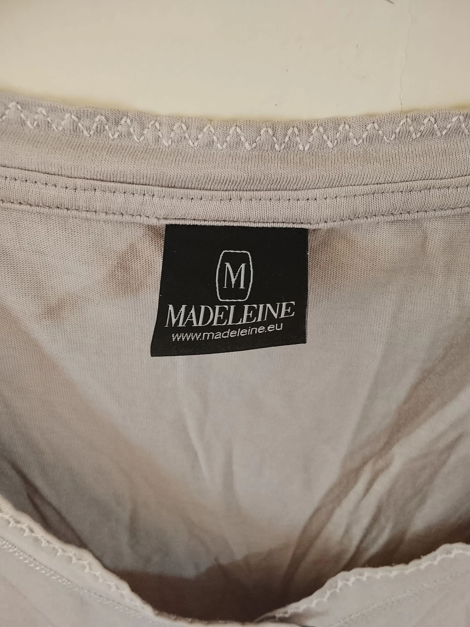 👒 Ideal para este verão Madeleine Tamanho 40 Camiseta de seda bege e bordada em perfeito estado 👒 – photo 3